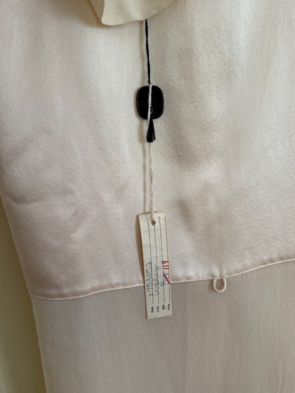 Tahari Cream Silk Women's Blouse Size 6 with Pearl Buttons and Draw String - Picture 9 of 11